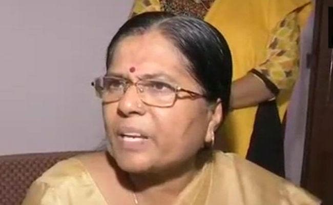 पति पर लगे आरोपों पर समाज कल्याण मंत्री मंजू वर्मा ने कहा- 2016 में मेरे साथ बालिका गृह गये थे पति, उसके बाद नहीं गये