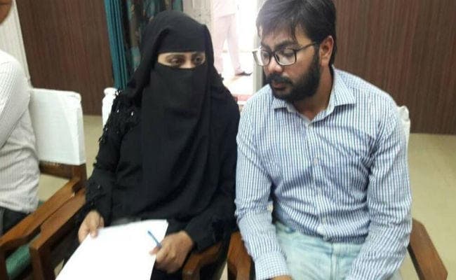 Triple Talaq : निदा खान के खिलाफ फ़तवा जारी करने वाले मुफ्ती और पूर्व पति पर केस दर्ज