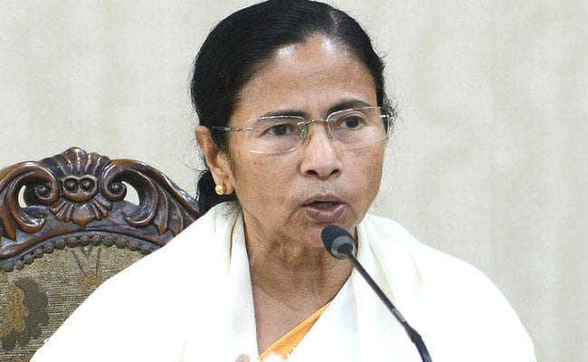 दुर्गा पूजा पर मुख्यमंत्री ममता बनर्जी के लिखे गानों का एलबम होगा लांच