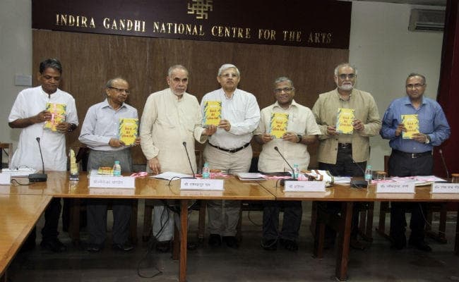 वरिष्ठ पत्रकार हरिवंश की किताब ''दिल से मैंने दुनिया देखी'' का विमोचन