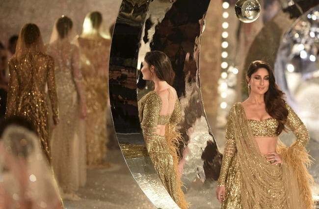 देखें दिल्ली में रैंप पर करीना कपूर, अदिति राव हैदरी सहित दूसरी मॉडल की खूबसूरत तसवीरें