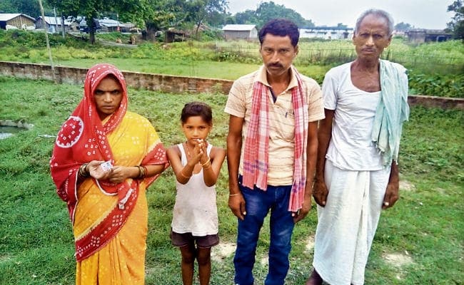 कटिहार : 4 लाख के लिए 4 महीने से अस्पताल में बंधक है परिवार, फीस नहीं चुकायी तो किडनी बेचने की मिल रही है धमकी