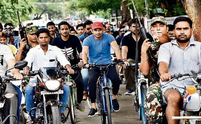 पटना  :तेजस्वी की साइकिल के कैरियर पर नहीं बैठा विपक्ष, साइकिल चलाने के दौरान गिरे तेजप्रताप, कही ये बात