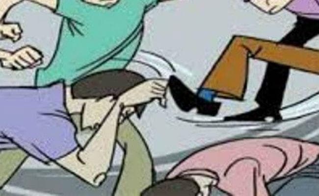 पटना : छेड़खानी का विरोध करने पर लफंगों ने केंद्रीय विद्यालय के गेट पर दिनदहाड़े पिता को पीटा