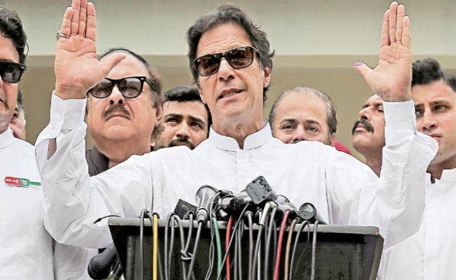 इमरान को निर्णायक बढ़त, कहा, भारत 1 कदम बढ़ाता है, तो हम 2 कदम बढ़ेंगे, कश्मीर मुख्य मुद्दा, चरमपंथियों को जनता ने नकारा