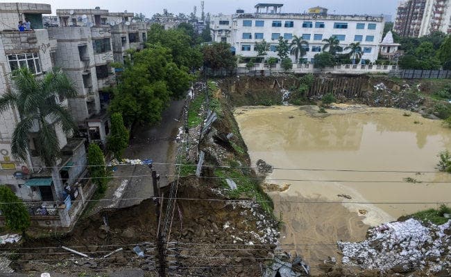 दिल्ली-एनसीआर में आफत की बारिश, जानें किस इलाके का क्या है हाल, Photos