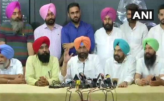 पंजाब में सुखपाल खैहरा को विपक्ष के नेता पद से हटाने के बाद ''आप'' में घमसान, दर्जनों विधायक खफा