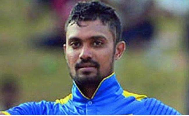 कमरे में लड़कियां बुलाने के मामले में इस श्रीलंकाई क्रिकेटर पर लगा 6 मैचों का बैन