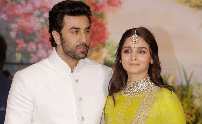 आलिया के लिए फोटोग्राफर बन गये रणबीर कपूर