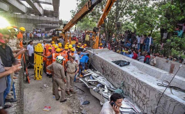 वाराणसी पुल हादसा : सात इंजीनियर और एक ठेकेदार गिरफ्तार