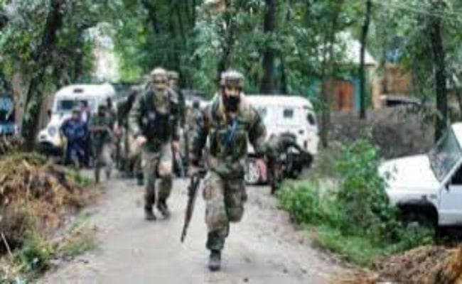 कश्मीर : छुट्टी पर चल रहे सीआरपीएफ जवान नसीर को आतंकियों ने मारी गोली, शहीद