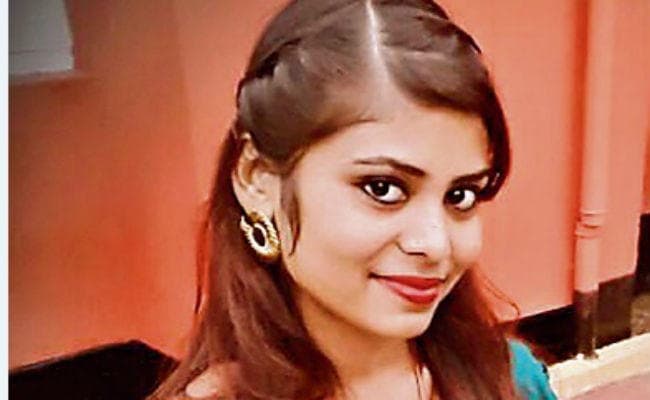 यहां सार्वजनिक शौचालय की आवाज बुलंद कर रही है छात्रा शालिनी