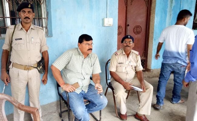 VIDEO : झारखंड में एक ही परिवार के सात लोगों ने की सामूहिक आत्महत्या, ये थी वजह