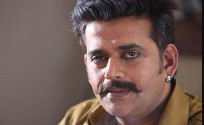 सीएम रघुवर दास से मिले अभिनेता रवि किशन