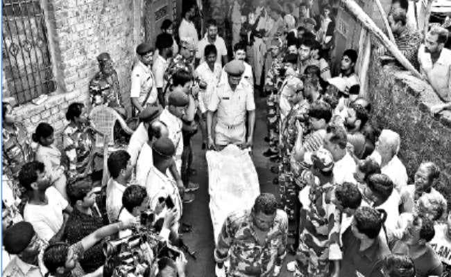 तंगी से परेशान दो भाइयों ने परिवार के 5 लोगों की हत्या कर खुद भी फांसी लगा दी जान