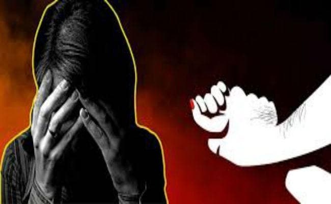 नाबालिग लड़की से गैंगरेप, वीडियो बनाया