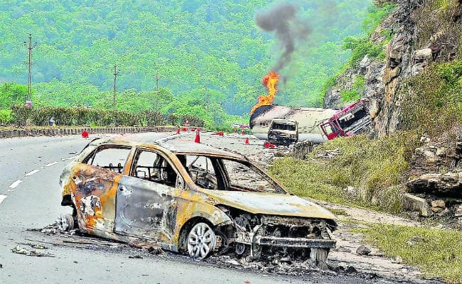 चुटूपालू घाटी में 24 घंटे बाद आग बुझी वाहनों का परिचालन आज से सामान्य