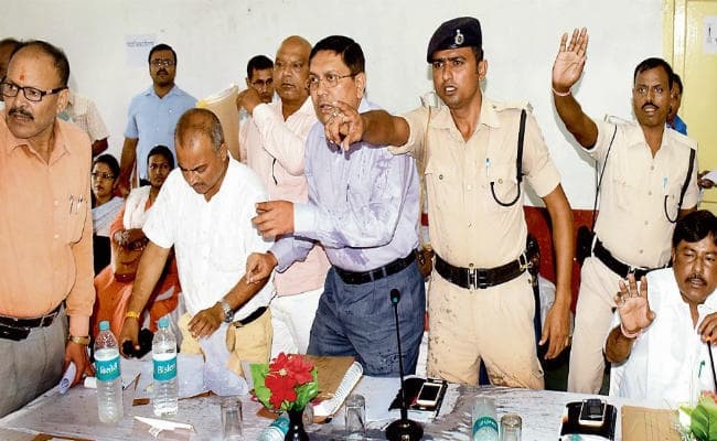 मुजफ्फरपुर के नगर आयुक्त पर पार्षदों का हमला, प्राथमिकी दर्ज