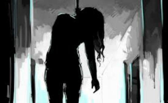 सवा महीना पहले हुई थी शादी, ट्रेन से कट कर पति-पत्नी ने की आत्महत्या