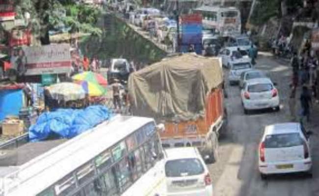 कराहती रही बबीता, हालत थी गंभीर, जाम के कारण अस्पताल जाना था मुश्किल, घर में ही कराना पड़ा प्रसव