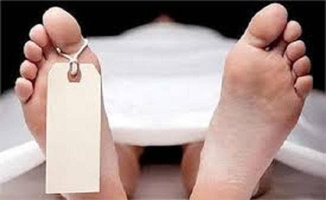 ट्रेन से कट कर दो सगी बहनों की मौत