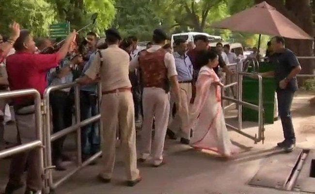 ममता ने कहा - मैं PM पद की होड़ में नहीं, लेकिन विपक्षी पार्टियां मिलकर चुनेंगी तो...