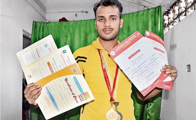 धनबाद : पैरा ओलिंपिक के राष्ट्रीय खिलाड़ी कुमार गौरव का दर्द, सरकार ने मदद नहीं की, तो संन्यास ले लूंगा