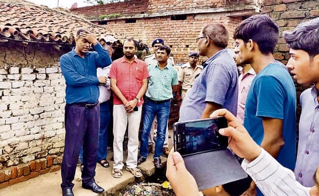 पटना : आधा दर्जन कर्मी अनुपस्थित, वेतन रोकने का निर्देश