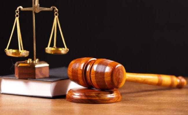 नाबालिग लड़की से दुष्कर्म के आरोपी को 12 साल और आरोपी की मां को 7 साल की सजा