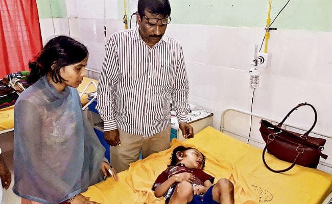 मुंगेर : बोरवेल से 30 घंटे बाद निकाली गयी सन्नो आईसीयू में भर्ती