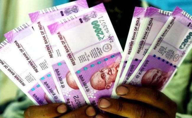 पटना : शिक्षकों की सैलरी अन्य लोगों से कम क्यों?