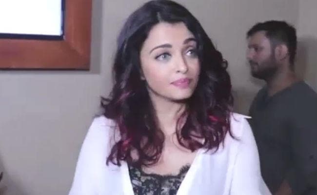 VIDEO: ''फन्‍ने खां'' के प्रमोशन पर नाराज दिखीं ऐश्‍वर्या राय, बोलीं- दिस साइड करते हुए निकल गई...
