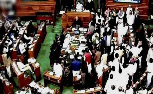 एनआरसी मामला: टीएमसी सांसदों ने लोकसभा में लगाये नारे- ‘प्रधानमंत्री डर गए''