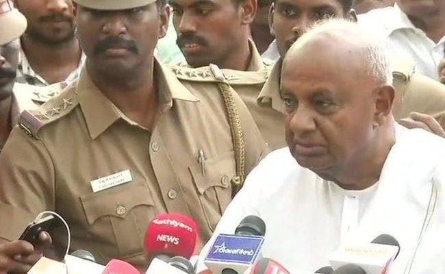 करुणानिधि से मिले देवगौड़ा, कहा-PM बनाने में द्रमुक प्रमुख की भूमिका रही