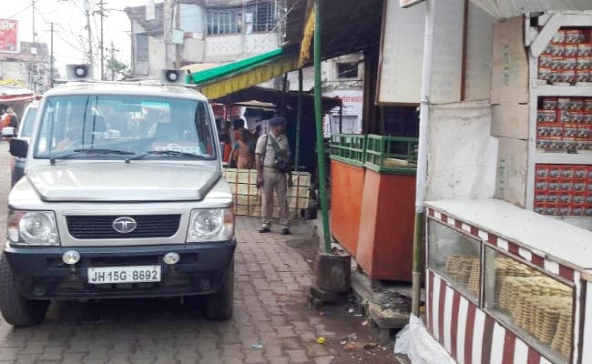 दरभंगा के होटल संचालक को देवघर में मंदिर के पास गोली मारी, 1.5 लाख रुपये ले भागा