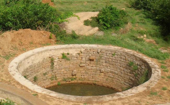 उत्तर प्रदेश : ट्यूबवेल ठीक करने कुएं में उतरे तीन लोगों की जहरीली गैस से मौत