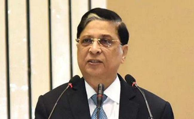CJI ने नये वकीलों और जजों को दी अंतर्कलह से दूर रहने की सलाह