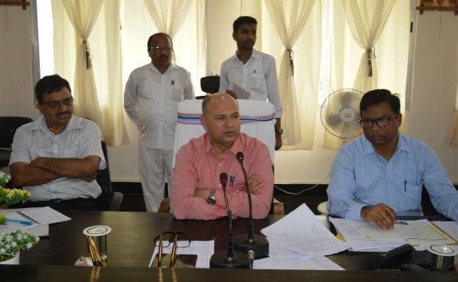 सिमडेगा : स्वास्थ्य विभाग व समाज कल्याण विभाग के कार्यों में नहीं हुआ सुधार तो होगी कार्रवाई