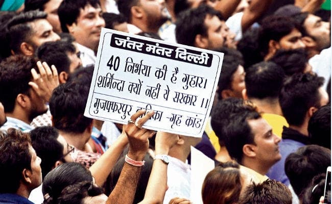 मुजफ्फरपुर कांड : जंतर मंतर पर राजद सहित विपक्षी दलों का प्रदर्शन, बिहार सरकार पर बोला हमला