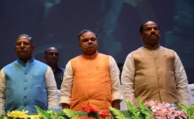 सीएम रघुवर दास का विपक्ष पर हमला, कहा- प्रधानमंत्री पद के सभी रोगी एक जगह पर हो रहे इक्ट्ठा