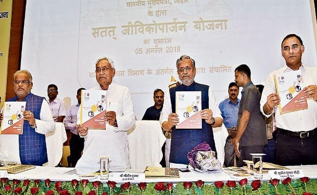 पटना : सतत जीविकोपार्जन योजना के लिए चाहिए मिशन मोड वाले अधिकारी : सुशील मोदी