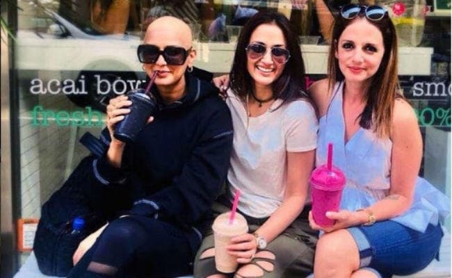 कैंसर से लड़ रही सोनाली बेंद्रे ने तसवीर के साथ लिखा ये भावुक पोस्‍ट, फैंस बोले- जज्‍बे को सलाम...