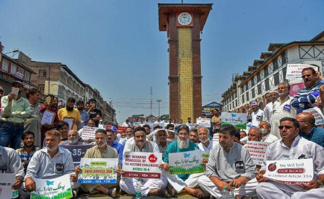 अनुच्छेद 35 ए पर क्यों छिड़ा है विवाद, जम्मू कश्मीर में लागू इस कड़े कानून का जानें पूरा इतिहास