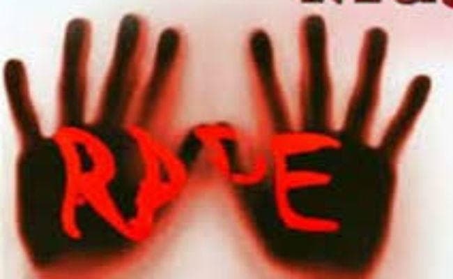 नाबालिग लड़की से ‘‘दोस्तों'''' ने किया बलात्कार, आरोपी गिरफ्तार