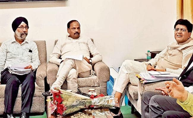 रांची : केंद्रीय रेल मंत्री से मुख्यमंत्री ने की मुलाकात, रेलवे की परियोजनाओं को शीघ्र पूरा करने का आग्रह