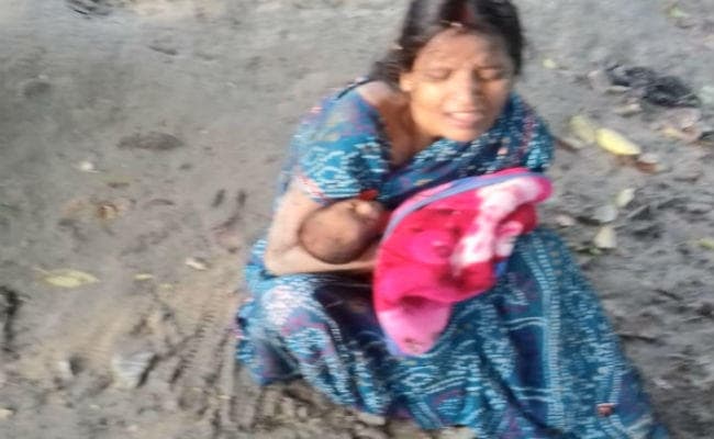 तीसरे बच्चे की मौत से शोकाकुल मां ने उठाया खौफनाक कदम, लोगों ने महिला को खुदकुशी करने से बचाया