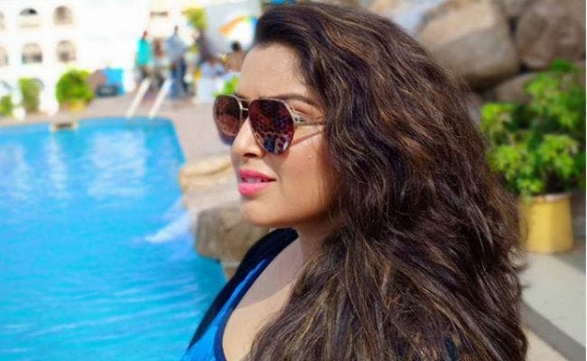 VIDEO: आम्रपाली दुबे ने दोहराया जाह्नवी कपूर का ये डायलॉग, इस शख्‍स को कहा- आई लव यू