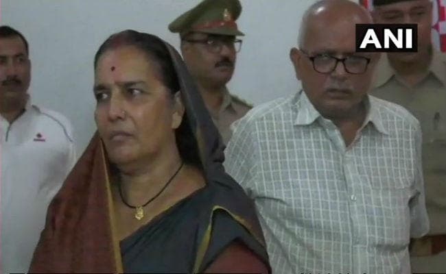 कभी दंपतियों के विवाद सुलझाने पुलिस लाइन जाती थीं गिरिजा त्रिपाठी, आज बनी कैदी