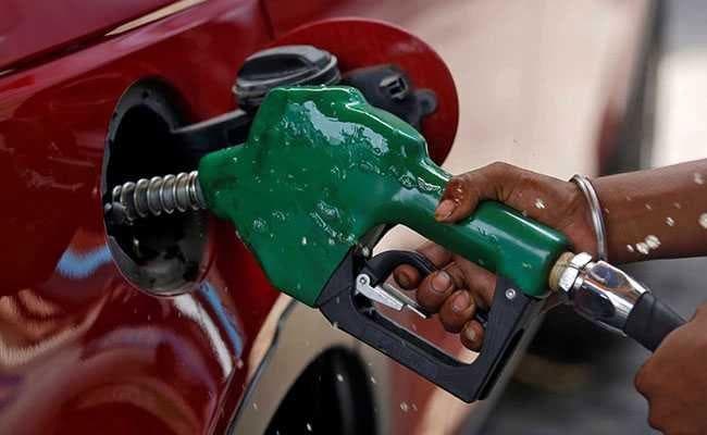 दो महीने बाद Petrol का दाम फिर बढ़कर 77 रुपये, Diesel 68.50 रुपये लीटर