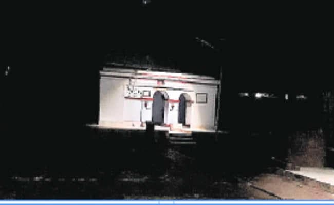 हरिलाजोड़ी मंदिर अंधेरे में डूबा